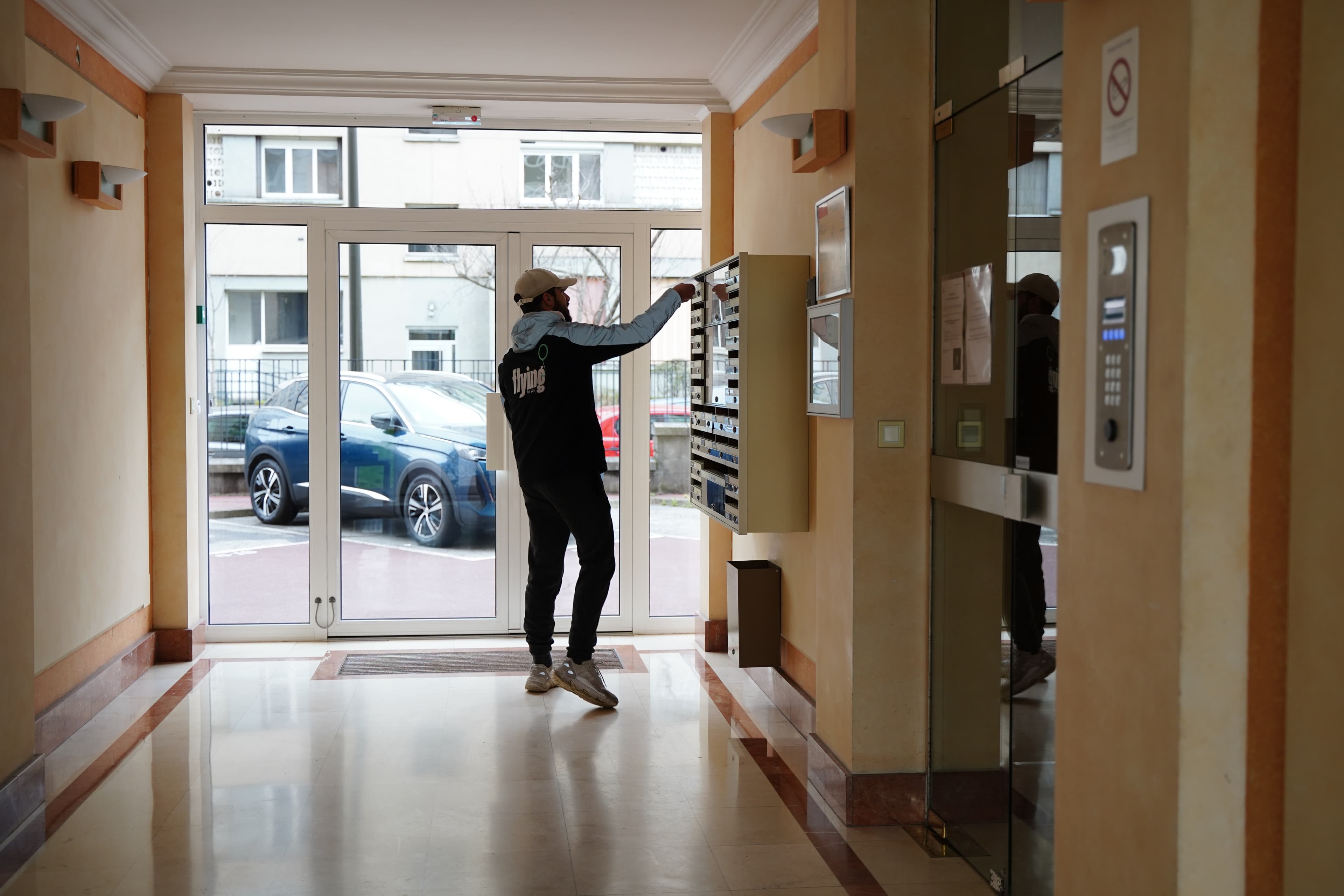 Image de Distribution de flyers en boîtes aux lettres à Paris